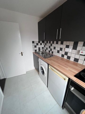 1 Bed Flat, Plantagenet Court, NG3 - Photo 3