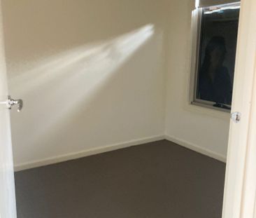 Low-Maintenance Living in a Prime Thomastown Location - Photo 6