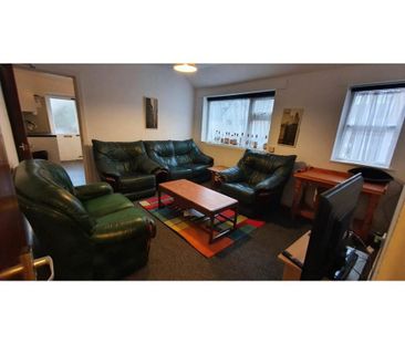 3 bedroom flat to rent - Photo 2