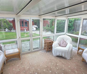 3 bedroom detached bungalow to rent - Photo 2