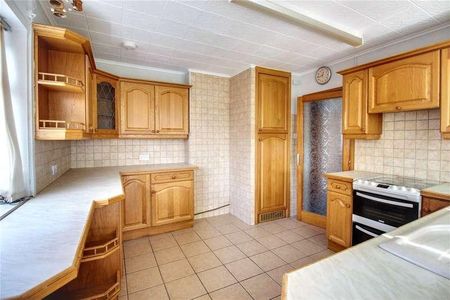 Heath Crescent, Hellesdon, Norwich, Norfolk, NR6 - Photo 4