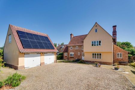 4 bedroom detached house to rent - Photo 3