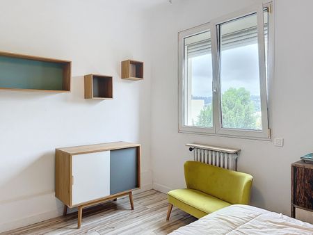 Location Appartement 4 pièces 92m² NICE 06100 - Photo 4