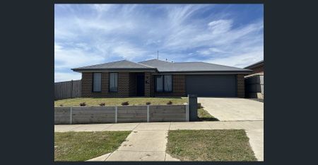 Beautiful 3 Bedroom Home In The Rise - Photo 5