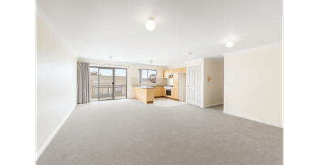 Neat and Tidy 3 Bedroom Unit - Photo 2