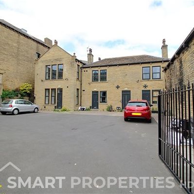 20, Blackwall, Halifax - Photo 1