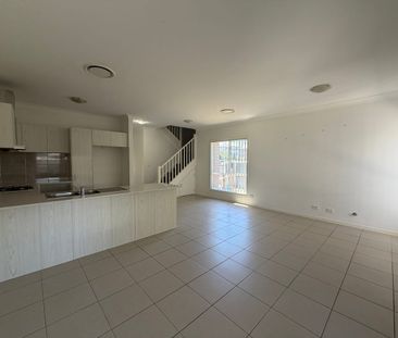Beautiful and Spacious Property - Photo 4