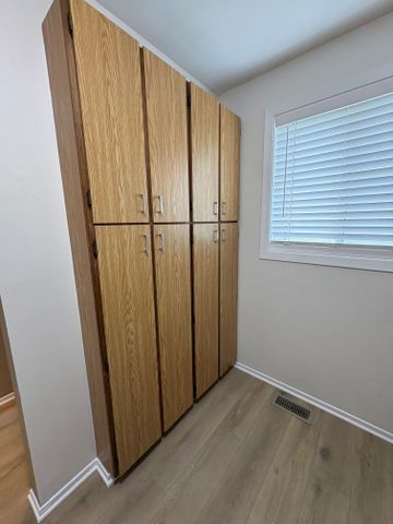 For Lease - 104 Valley Stream Drive Unit# 6, South of Baseline to Knoxdale, Ontario - Photo 5