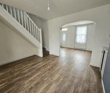 2 bedroom cottage to rent - Photo 2