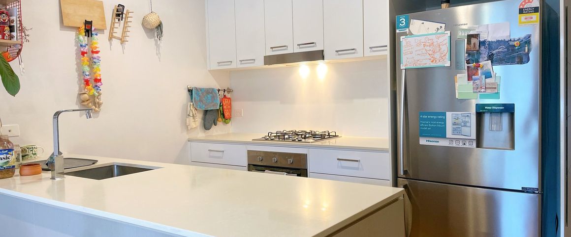 Charming Three-Bedroom Townhouse for Rent in Bundoora - Photo 1
