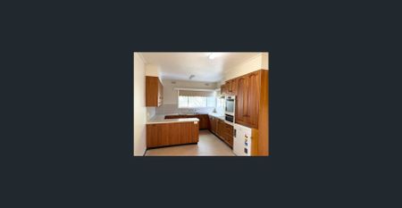 Top Location – Great Family Home - Photo 4