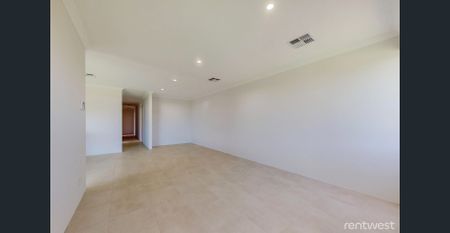 3 BEDROOM - DUAL LIVING HOME - Photo 3