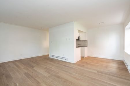 365 Eglinton Avenue East - Photo 5