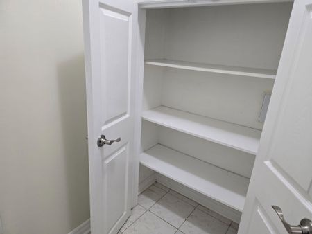 For Lease - 1351 Marchand Street Unit# 1347-1, Cyrville - Carson Grove - Pineview, Ontario - Photo 3