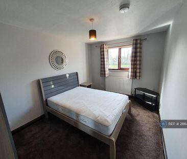 1 bedroom in a house share to rent - Photo 3