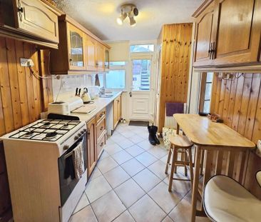 3 bedroom terraced house to rent - Photo 4