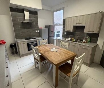 1 bedroom in a house share to rent - Photo 5