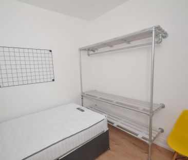 5 bedroom terraced house to rent - Photo 2