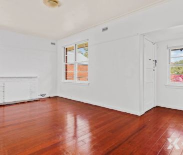 3 Bed, 1 Bath - Photo 2