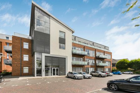 Broadwater Road, Welwyn Garden City, AL7 3FB - Photo 3