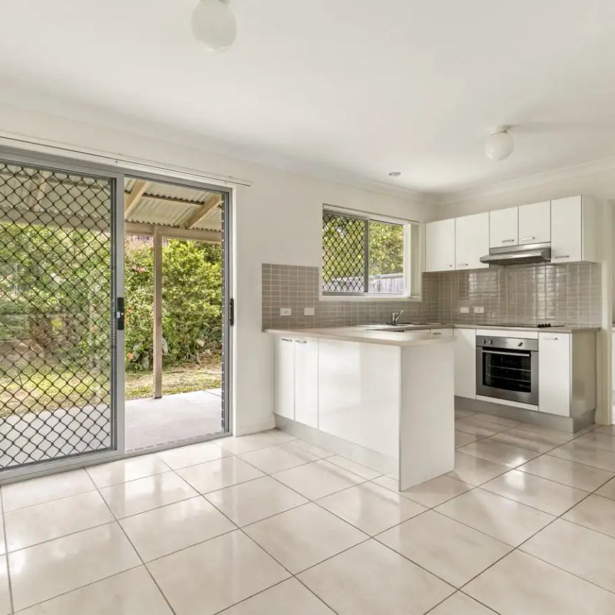 “Bright & Airy Townhouse Living” - Photo 1