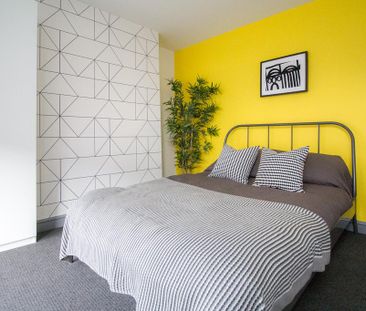 4 bedroom terraced house to rent - Photo 1