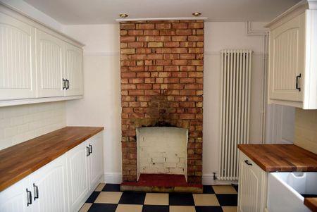 2 bedroom end of terrace house to rent - Photo 5