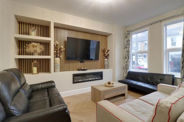 3 bedroom terraced house to rent - Photo 1