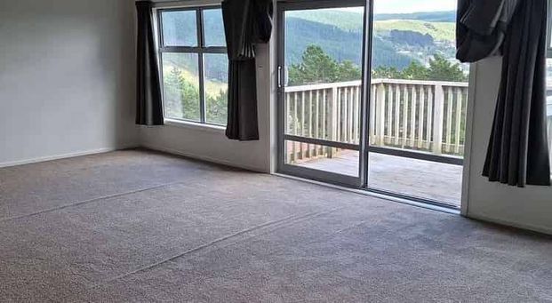 Large living area and a fantastic view! - Photo 1