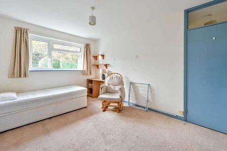 Guildford Park Avenue, Guildford, GU2 - Photo 2