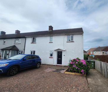3 bedroom end of terrace house to rent - Photo 3