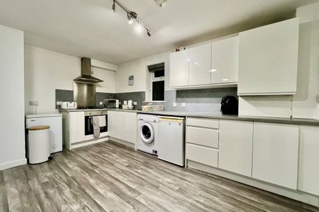 Stanks Drive, LEEDS - Photo 5