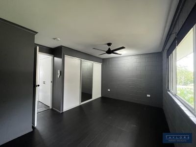 Two Bedroom Unit in the Heart of Cannonvale - Photo 3