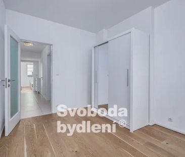 Doporučujeme částečně zařízený byt v rezidenční části Prahy 3 - Vin... - Photo 3