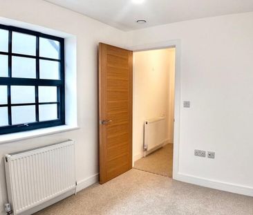 4 bedroom detached house to rent - Photo 5