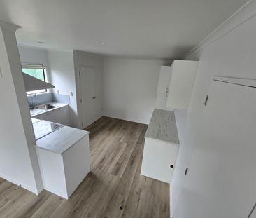 Cozy unit living - Photo 6