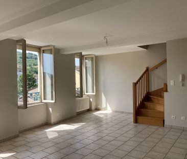 T4 EN DUPLEX AVEC STATIONNEMENT - PONTCHARRA SUR TURDINE - Photo 4