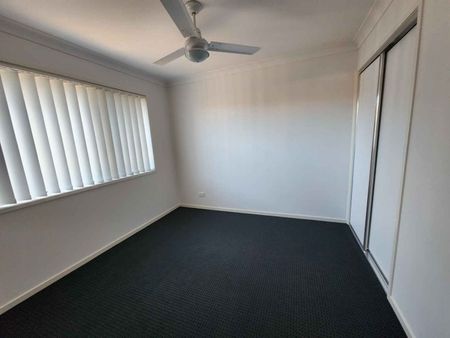 38 Piccadilly Street Bellmere - Photo 5