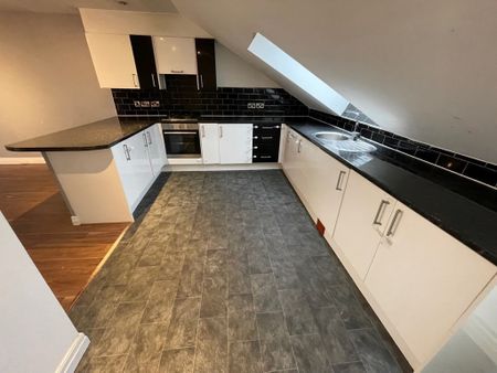 Melrose Court, Kearsley, Bolton - Photo 3