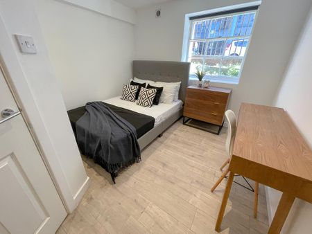 3 bedroom flat to rent - Photo 2