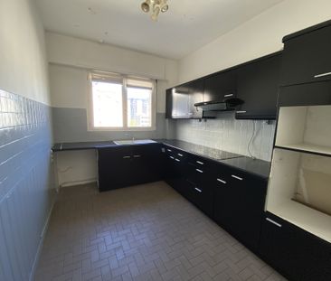 Location Appartement 3 pièces 89m² TOULON 83000 - Photo 5