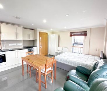 Studio to rent - Photo 1