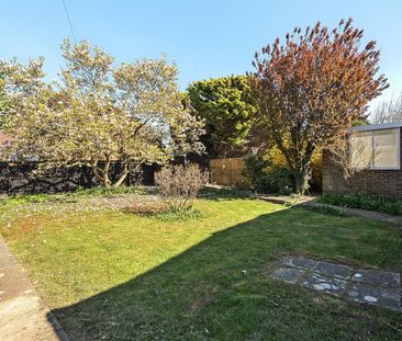 WEST FARM CLOSE, ASHTEAD - Photo 3