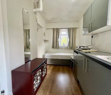 Studio to rent - Photo 2