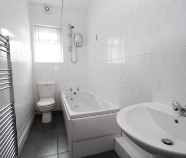 4 bedroom terraced house to rent - Photo 3