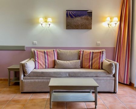 Location Appartement 2 pièces 33m² MALLEMORT 13370 - Photo 2