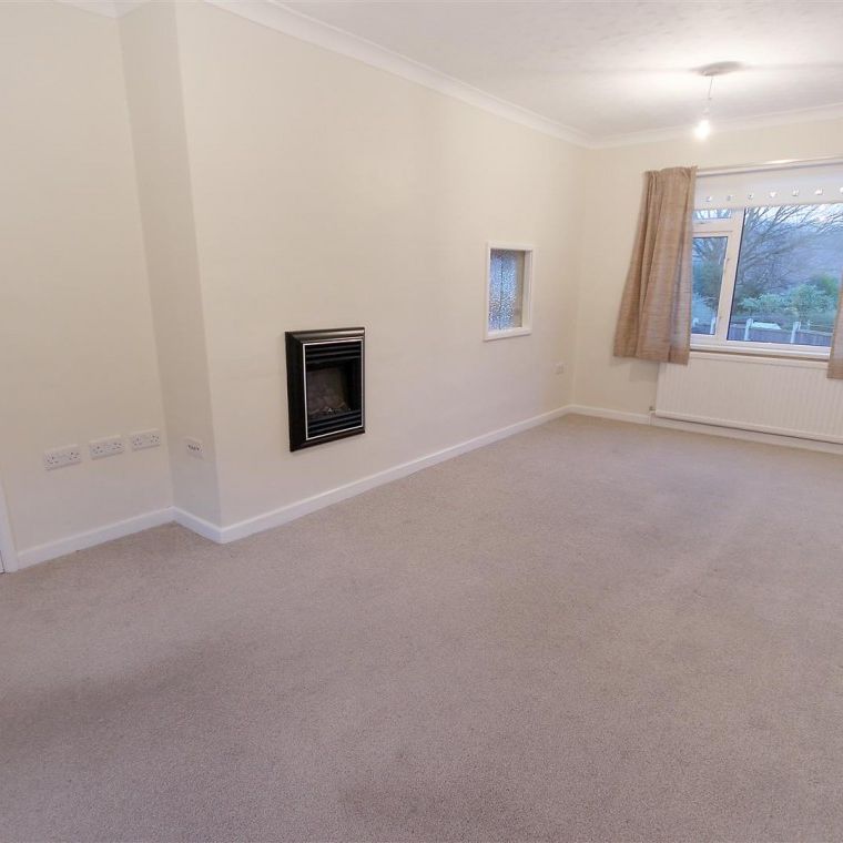 2 Bedroom House - Semi-Detached To Let - Photo 1
