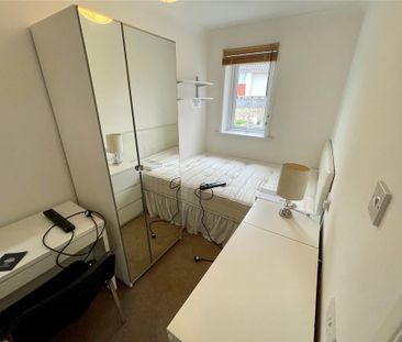 6 bedroom detached house to rent - Photo 2