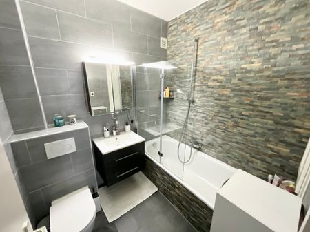 Charmant appartement de 4,5 pièces avec cachet au rez-de-chaussée - Photo 4