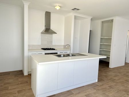 Brand New Family Home in Madora Bay - Photo 2